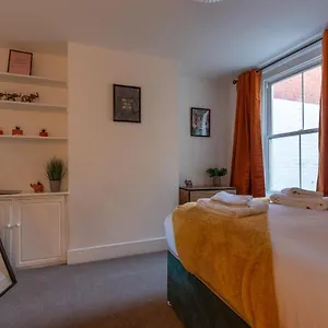 Stylish Centre House Southampton
